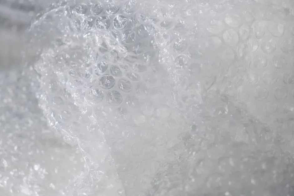 How Bubble Wrap Actually Solves the Problem (Image Credits: Pexels)