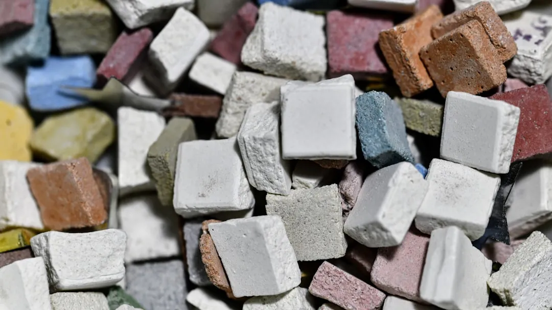 The Chip Exposes the Clay Body Underneath (Image Credits: Unsplash)