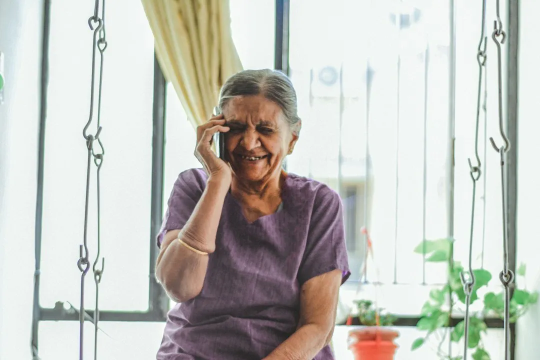 Loss and Grief Can Quietly Change Communication Habits (Image Credits: Unsplash)