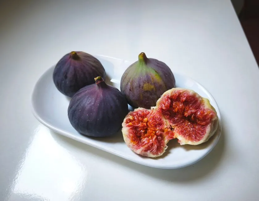 The Fig Is Not Actually a Fruit, Not in the Usual Sense (Image Credits: Pexels)