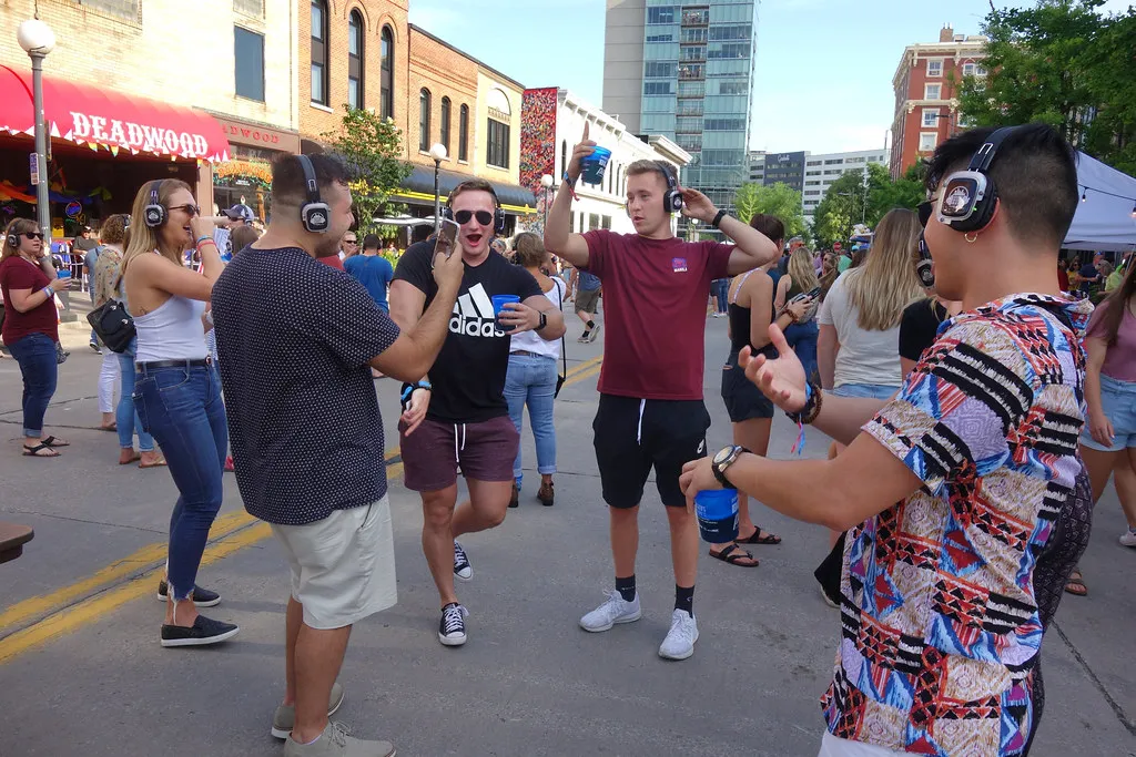 Block Parties Build More Than Friendships (Alan Light, Flickr, CC BY 2.0)