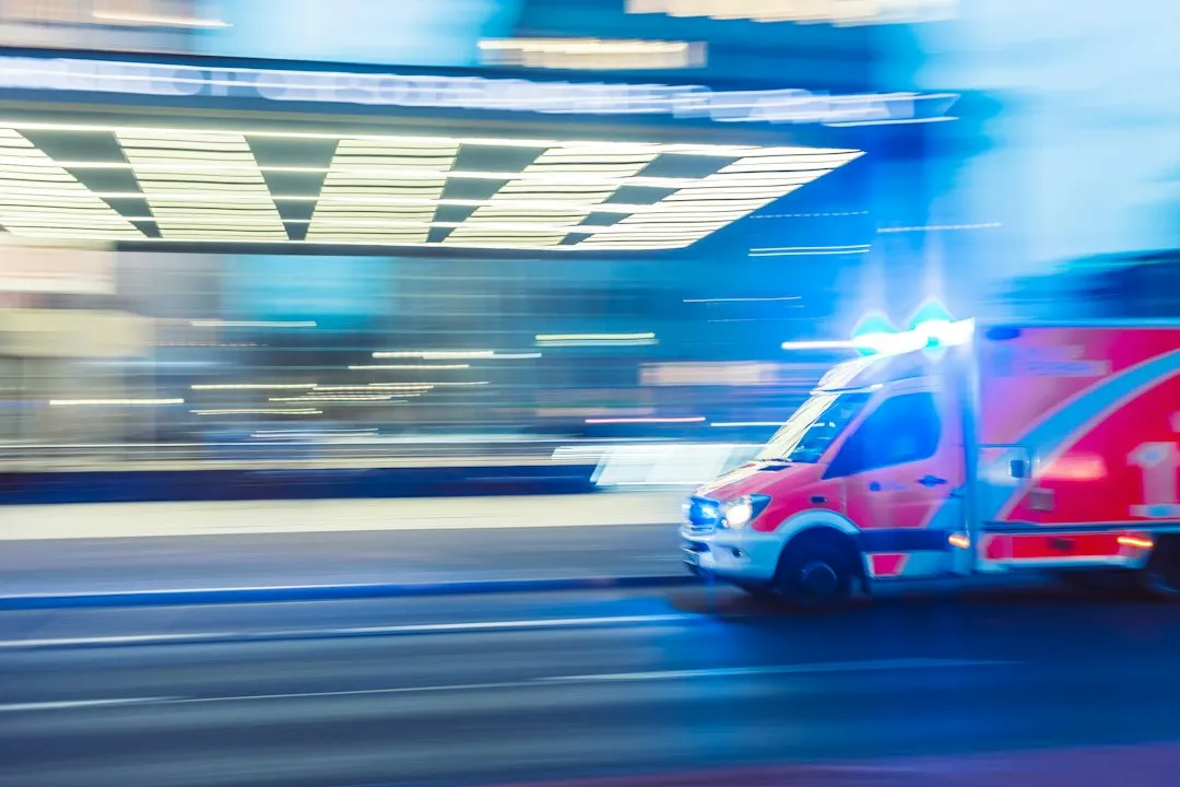 The TIA Connection: When Symptoms Disappear Before Help Arrives (Image Credits: Unsplash)