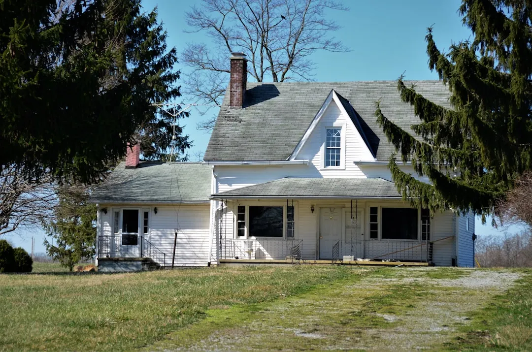 Older Homes Versus Newer Construction (Image Credits: Unsplash)