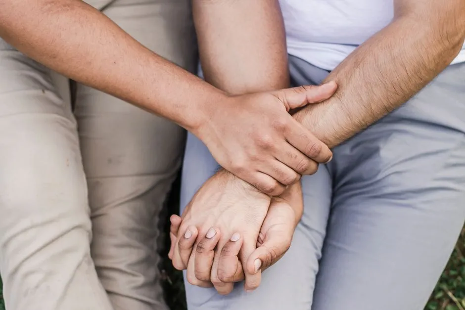 The Chemistry of Trust: What Oxytocin Has to Do With Cheese (Image Credits: Pexels)
