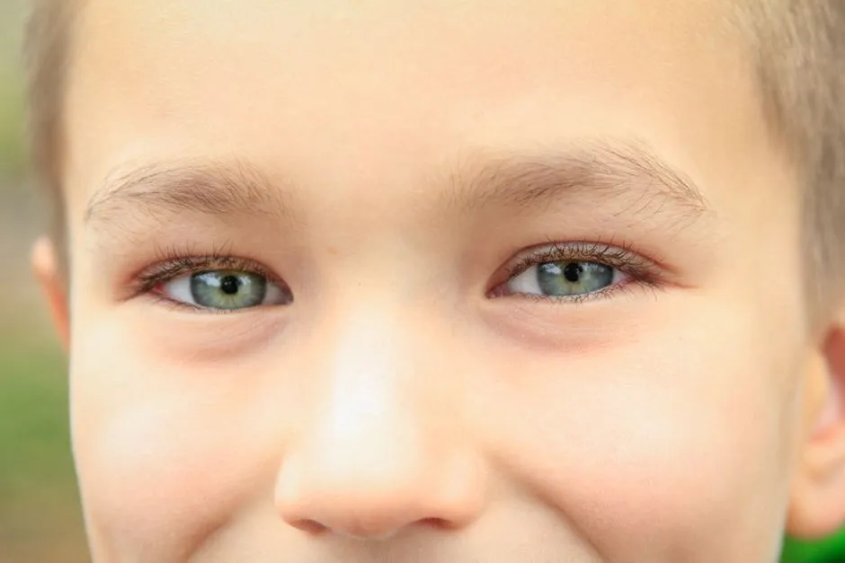 Eye Contact and Proximity Do the Heavy Lifting (Image Credits: Pexels)