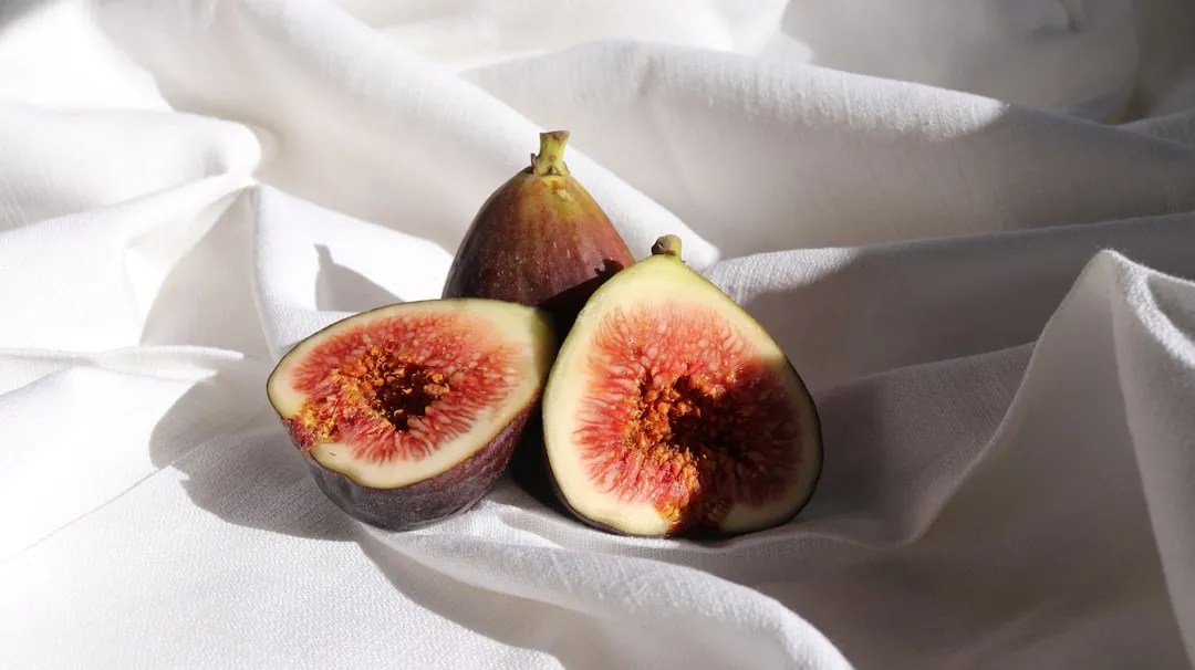 Figs: Surprisingly Hardy and Container-Friendly (Image Credits: Unsplash)