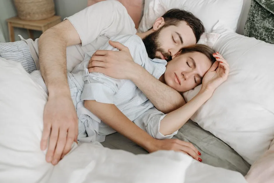What Happy "Sleep Divorced" Couples Actually Do Differently (Image Credits: Pexels)
