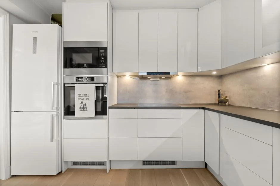 9. Built-In Storage and Cabinetry: Permanent Value, Daily Function (Image Credits: Pexels)