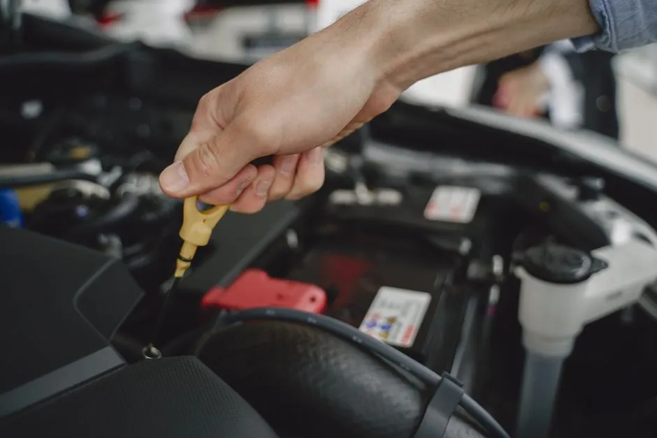 7. Filling the Tank Before You Need To (Image Credits: Pexels)