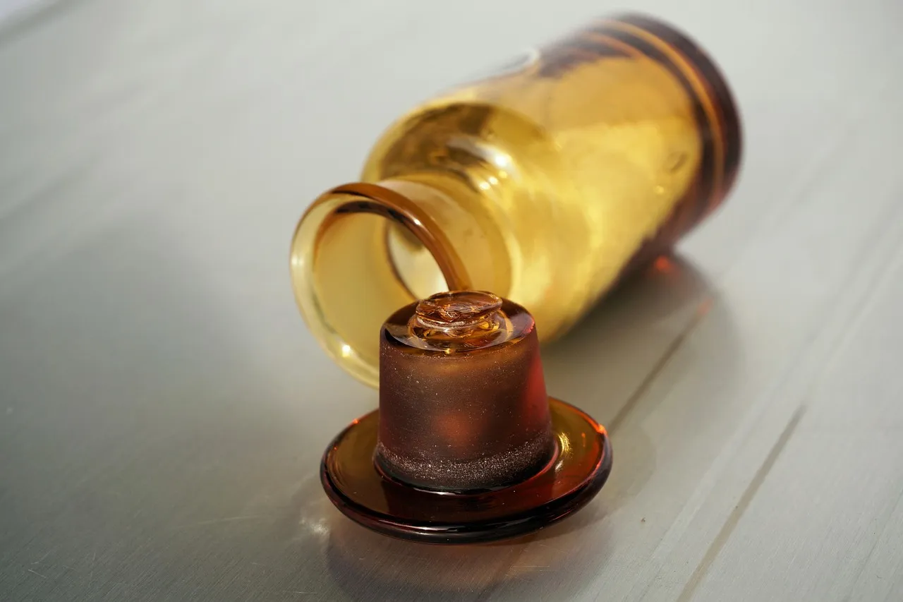 Chemical Choices That Quietly Eat Through Protection (Image Credits: Pixabay)