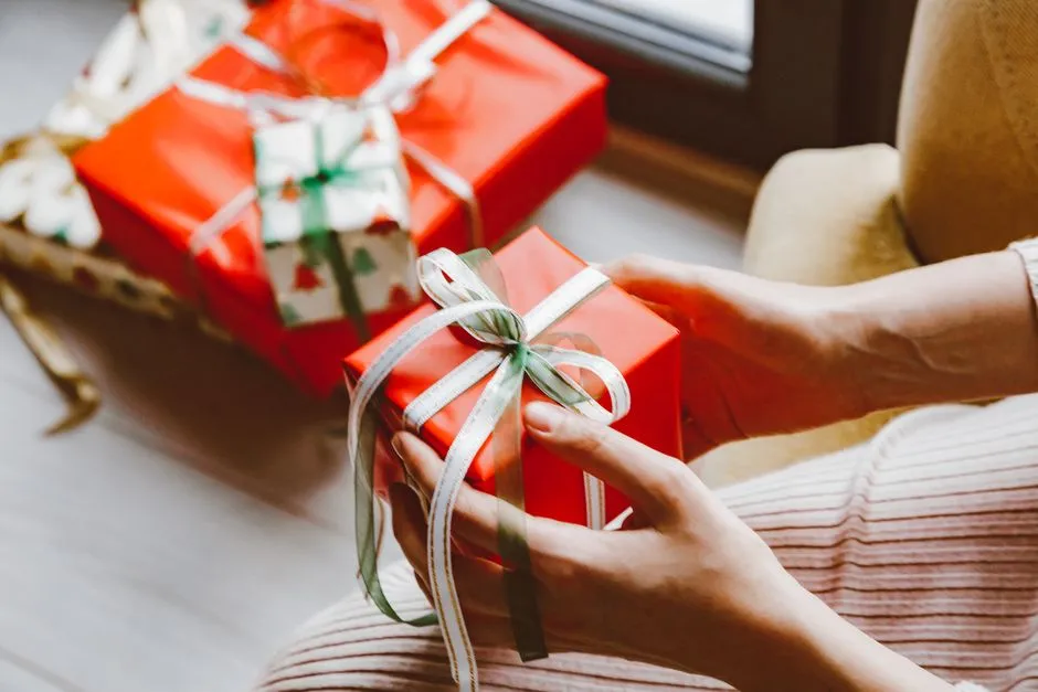 Never Regift Personalized, Handmade, or Sentimental Items (Image Credits: Pexels)