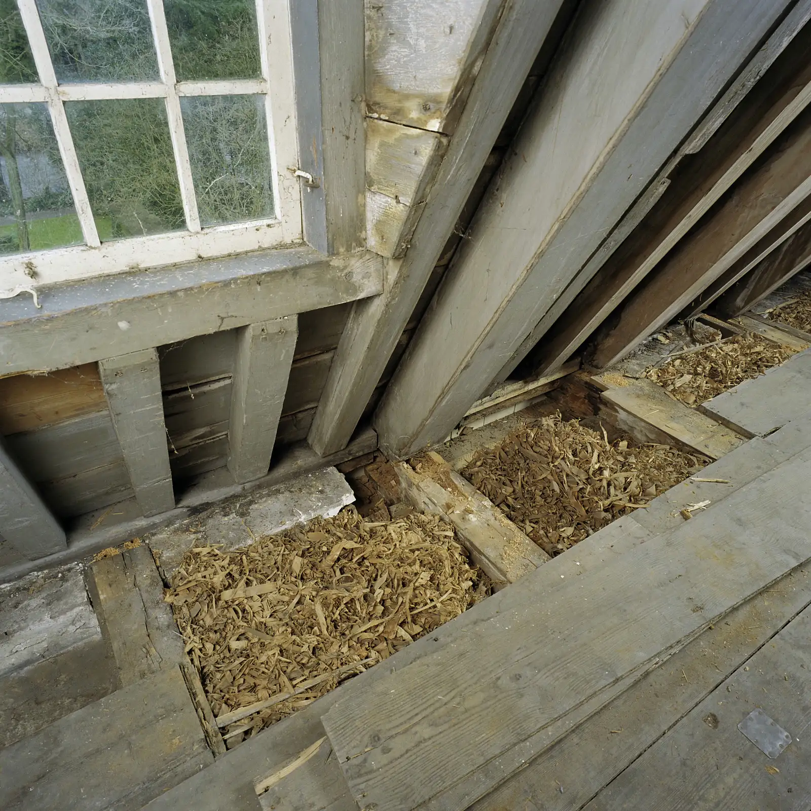 5. Attic Insulation and Roofline Gaps (Rijksdienst voor het Cultureel Erfgoed, CC BY-SA 4.0)