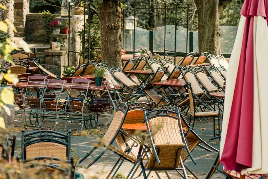 9. Free Curbside Furniture (Image Credits: Pexels)