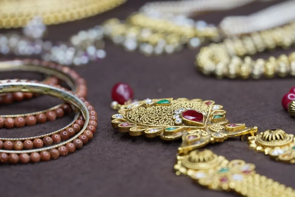The Expanding Playbook: Gold, Jewellery, and Cash (Image Credits: Pexels)