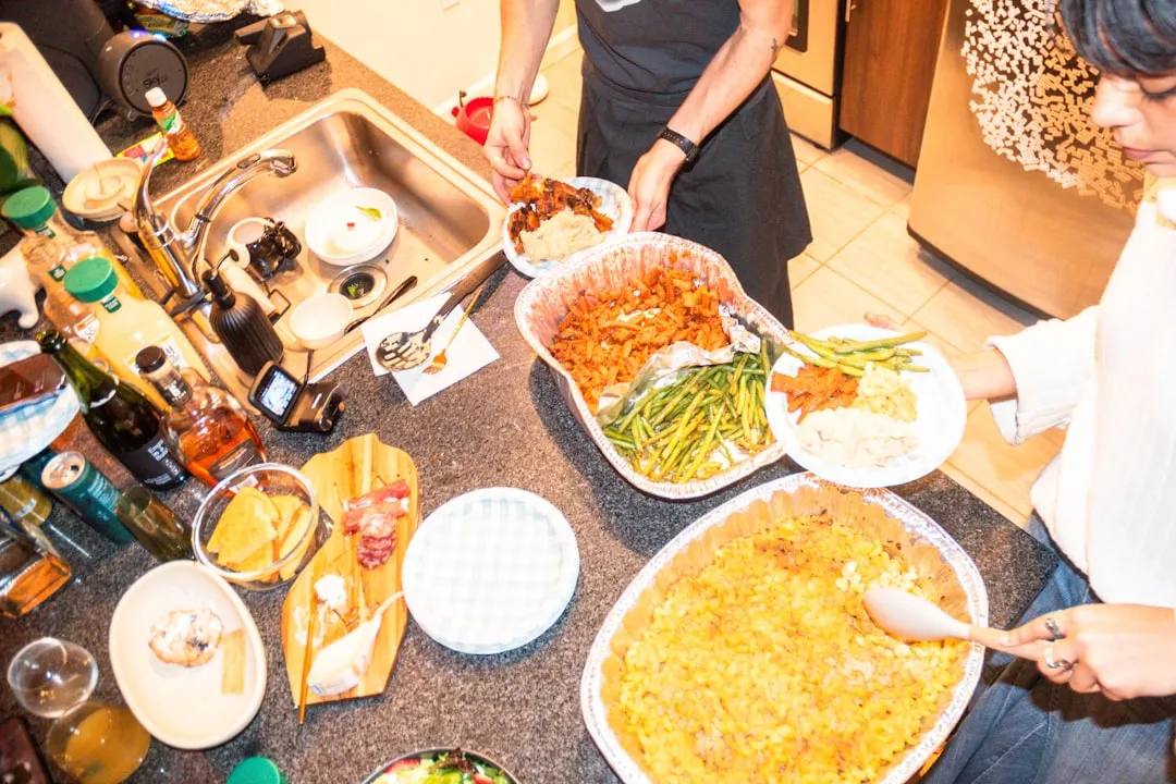 Washing the Turkey: A Tradition That Spreads Bacteria (Image Credits: Unsplash)