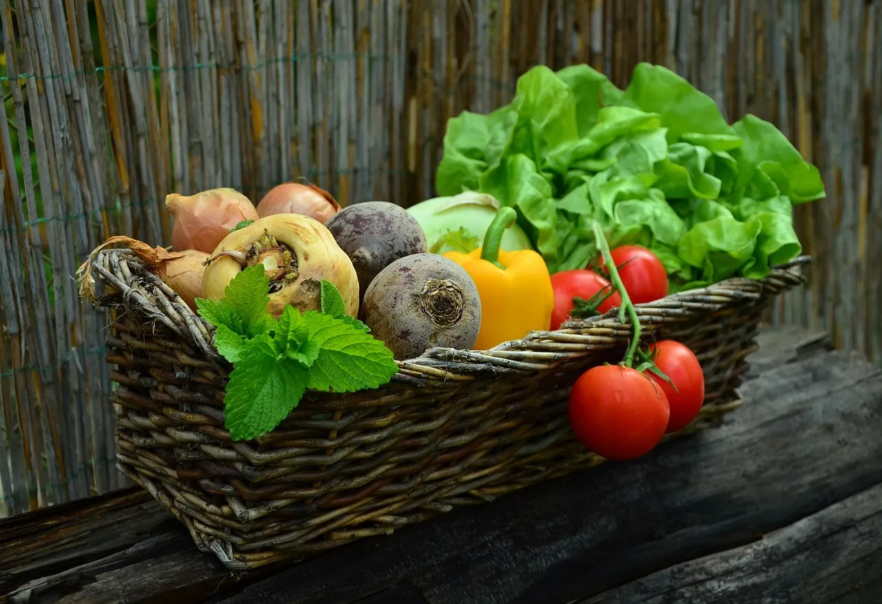 Regular Harvesting Helps Keep Things Under Control (Image Credits: Pixabay)