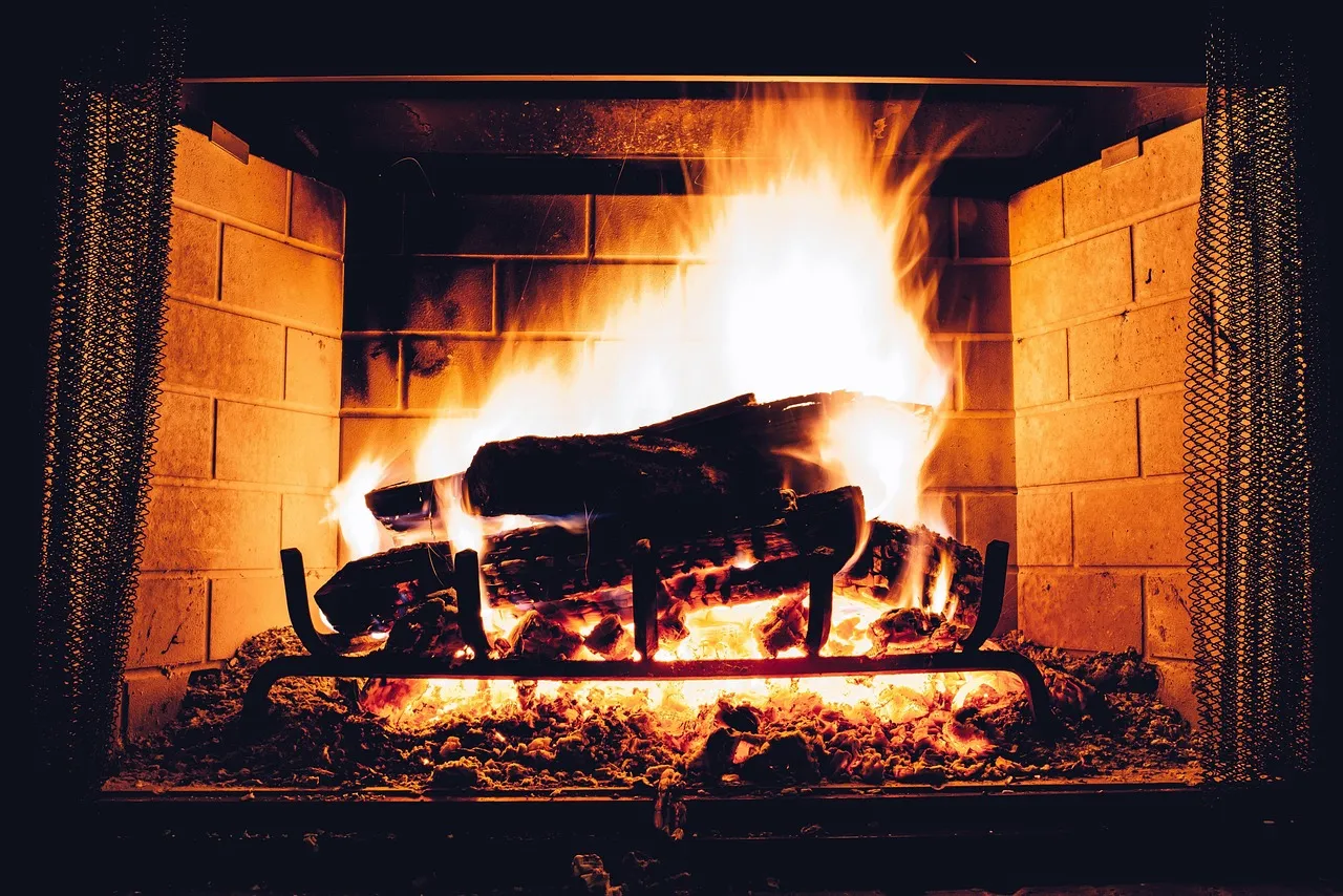The First-of-Season Dusty Smell: Usually Fine, but Worth Watching (Image Credits: Pixabay)