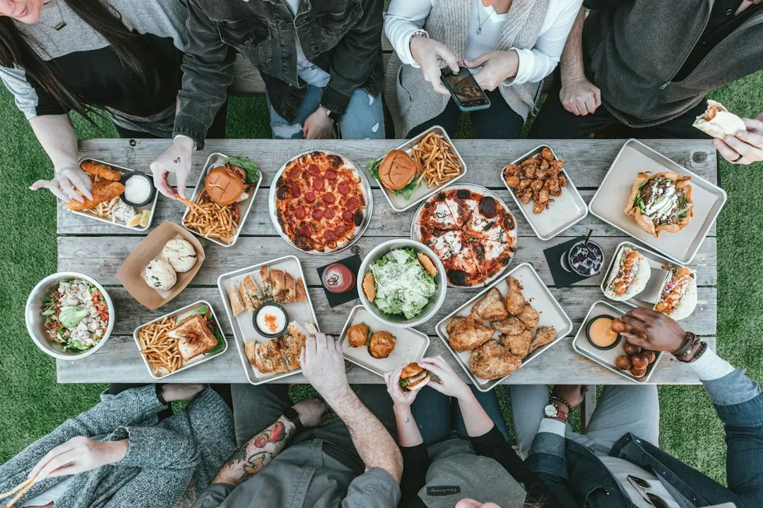 The Evidence on Shared Meals and Mental Health (Image Credits: Unsplash)