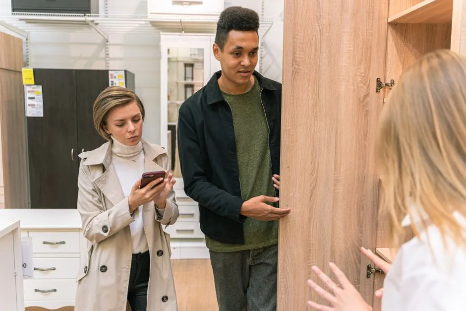 7. Sellers Who Refuse an In-Person Inspection (Image Credits: Pexels)