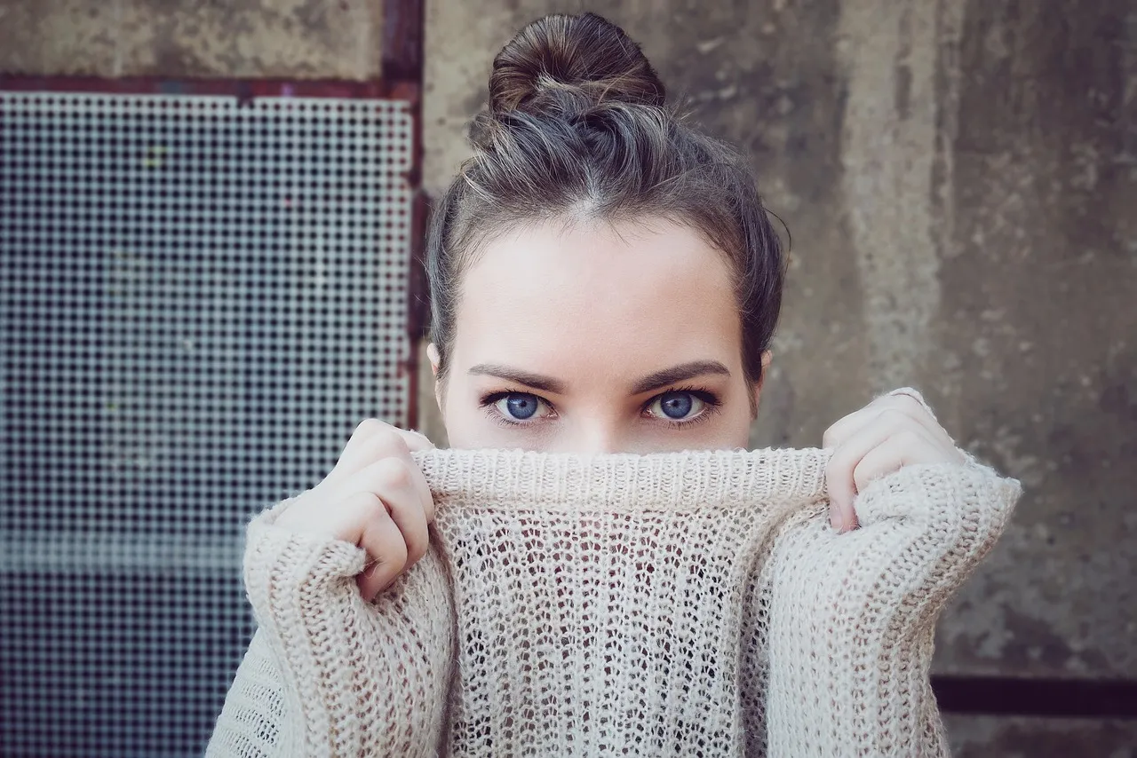 The "Spark Joy" Rule Was Never Meant to Handle Grief (Image Credits: Pixabay)
