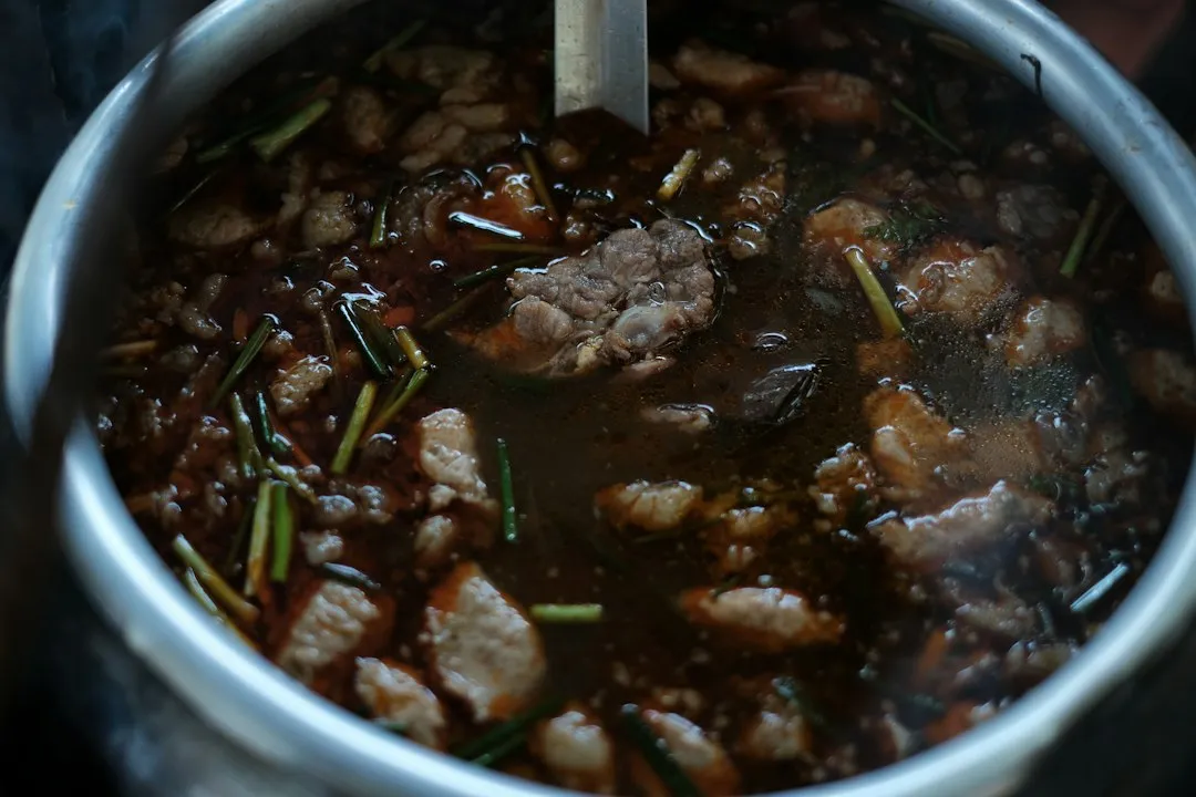 Overfilling the Slow Cooker (Image Credits: Unsplash)