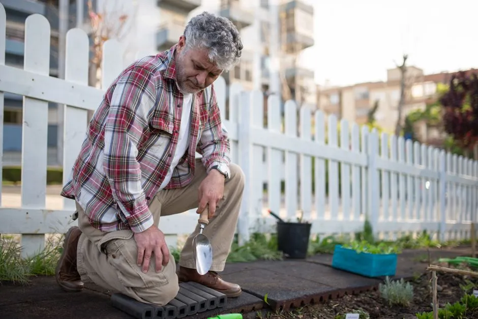 7. Use Garden Stools, Kneelers, and Supportive Seating (Image Credits: Pexels)