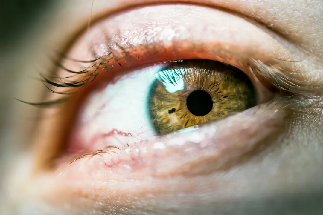 What the Gas Does to Your Eyes (Image Credits: Unsplash)
