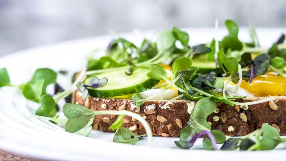 What the Nutrition Research Actually Shows (Image Credits: Pexels)