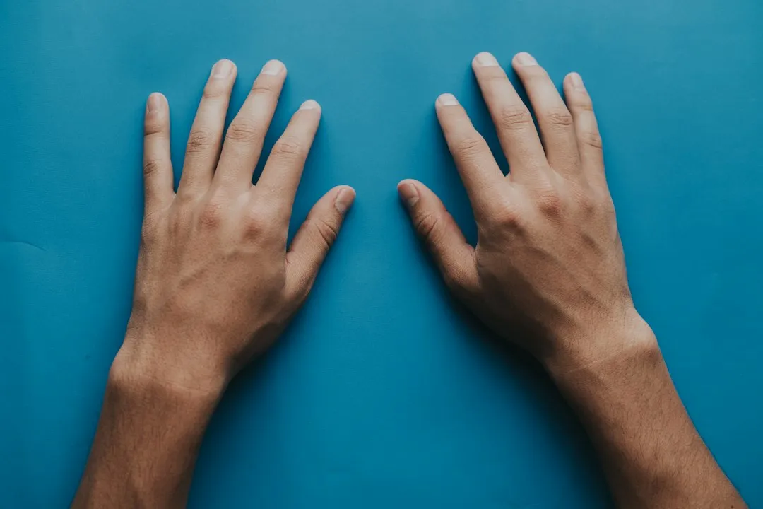 Poor Circulation and Cold Extremities (Image Credits: Unsplash)