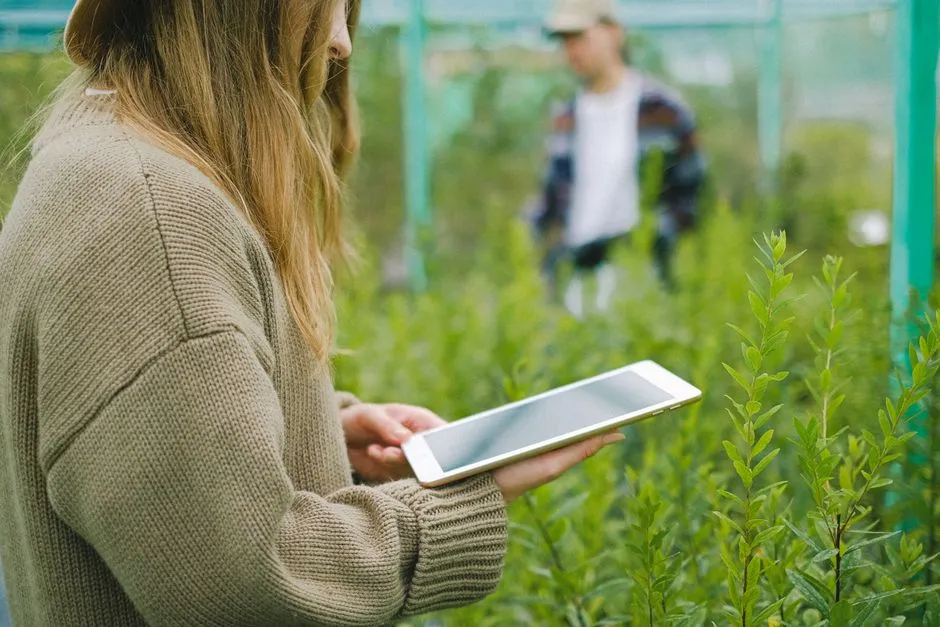 Nature's Notebook: Tracking Climate Through Plants and Animals (Image Credits: Pexels)