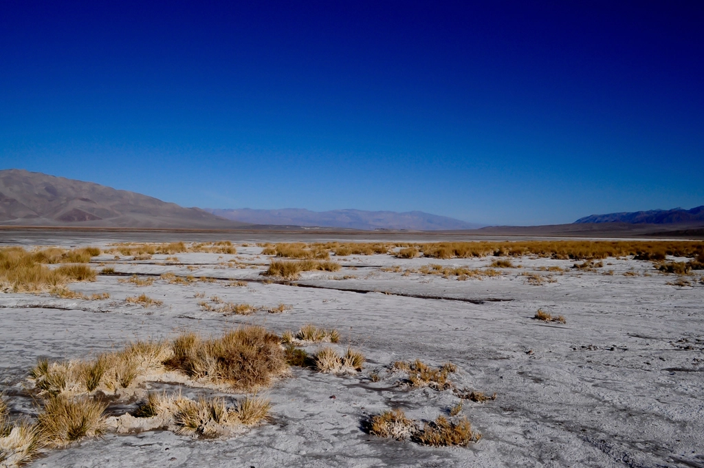 Death Valley National Park - Cool Desert Paradise (Image Credits: Rawpixel)