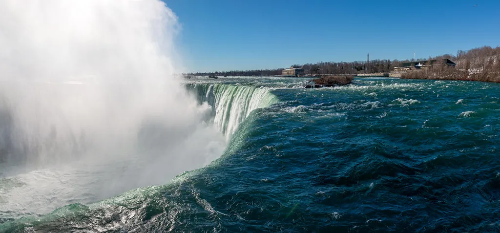 The Economic Toll on U.S. Tourism Businesses (Jorge Lascar, Flickr, CC BY 2.0)
