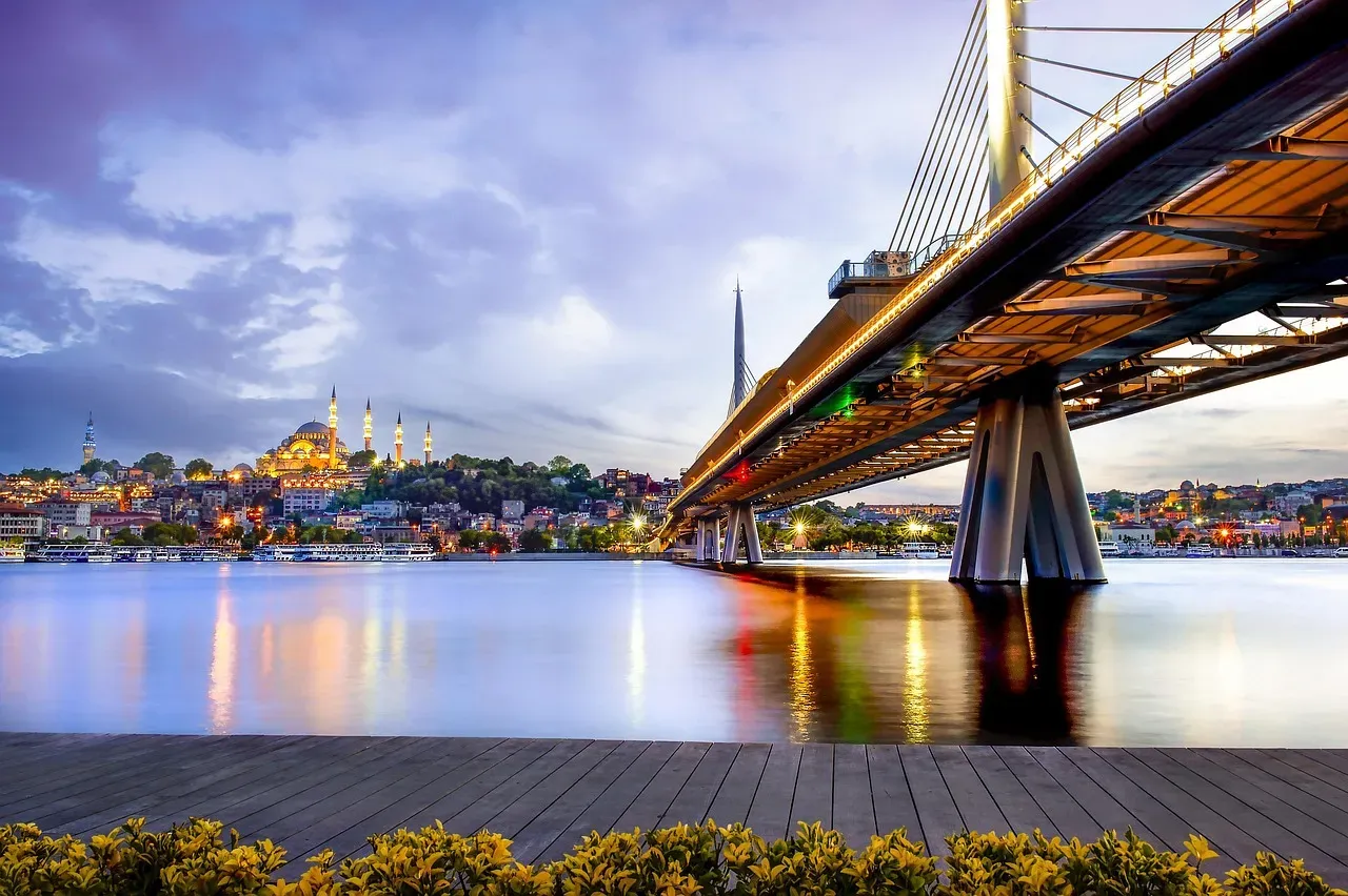 Turkey: A Bridge Between Continents (Image Credits: Pixabay)