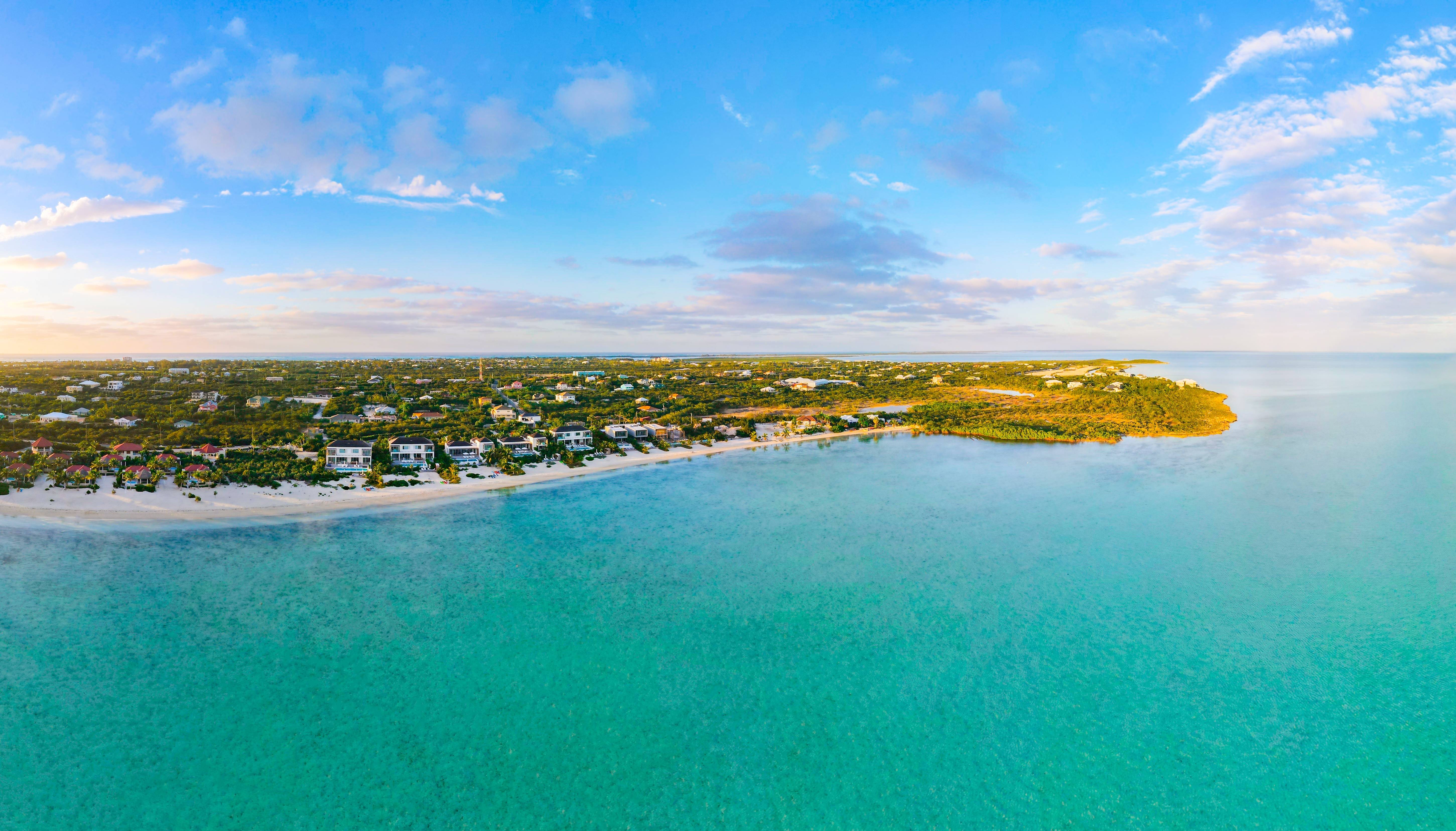 Turks and Caicos: Pristine Waters and Luxury Escapes (Image Credits: Shutterstock)