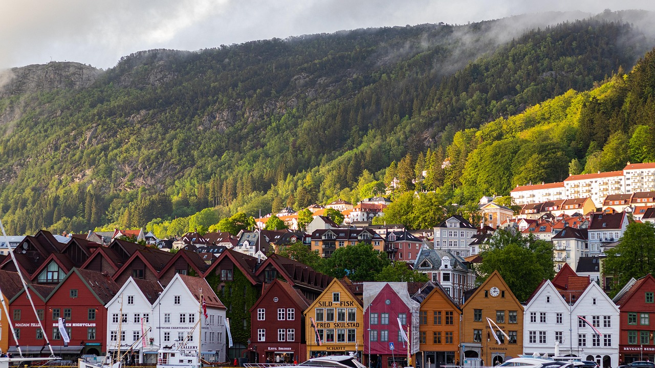 Norway: Oil Wealth Meets Work-Life Wisdom (Image Credits: Pixabay)