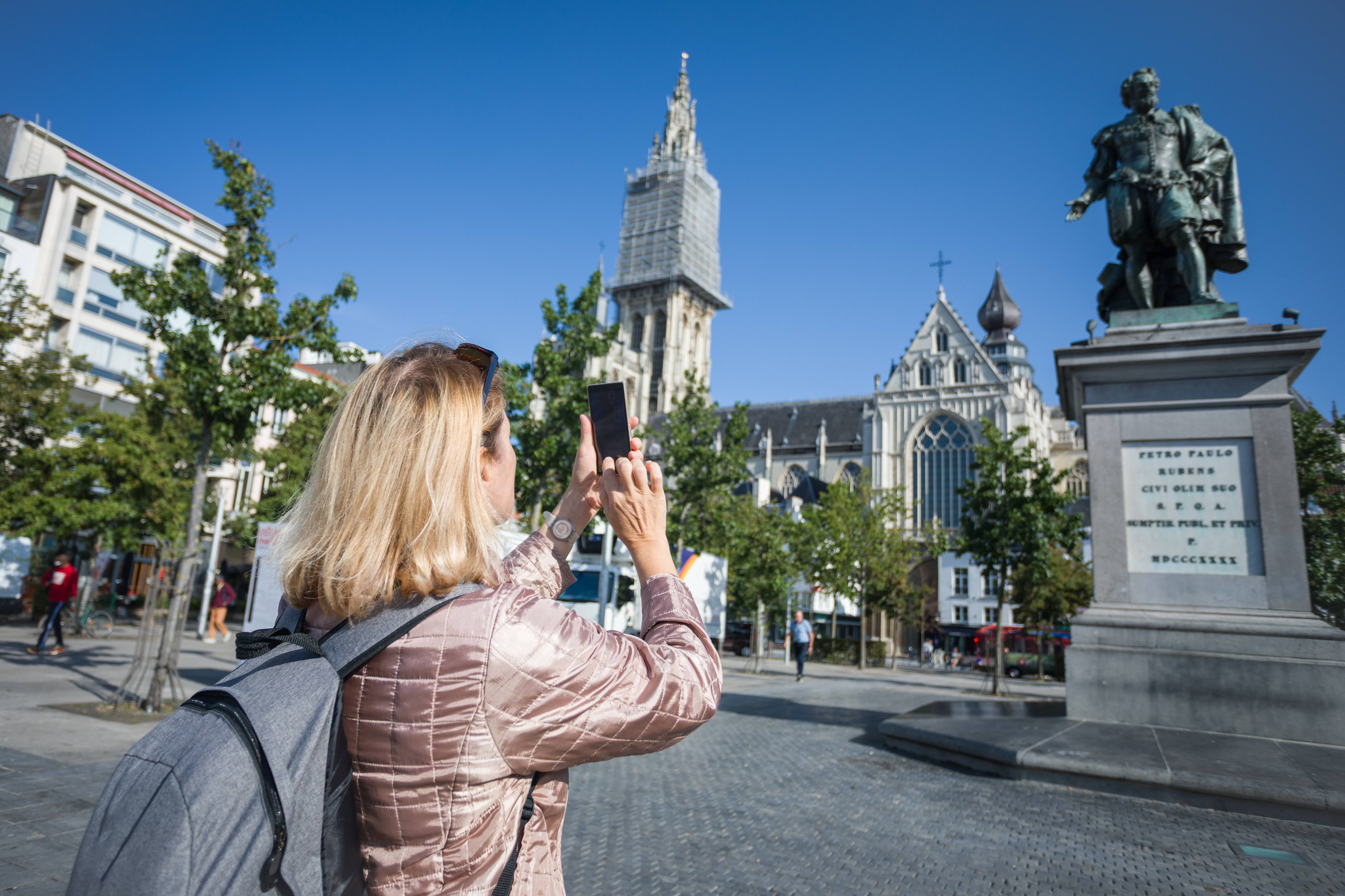 Hunt for Statues and Public Art (Image Credits: Shutterstock)