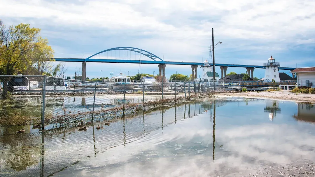 6. Green Bay, Wisconsin: Small City, Giant Urban Heart (Image Credits: Unsplash)