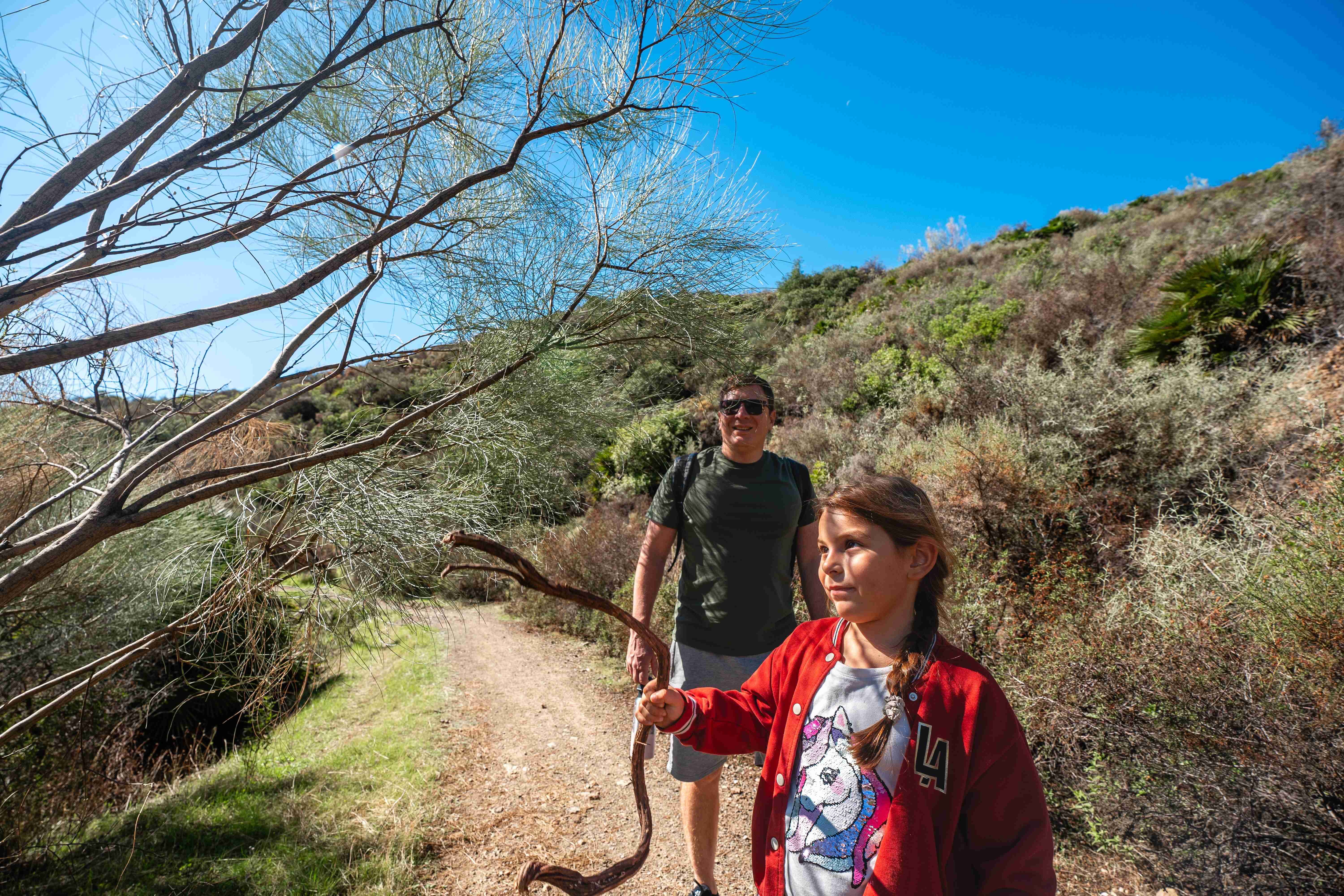 Step 3: Practice Smart Trail Behavior (Image Credits: Shutterstock)