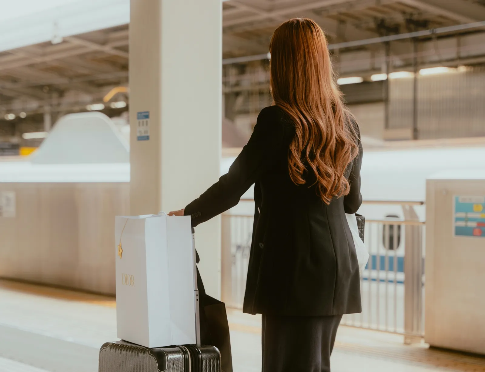 1. The Arrivals Gate Is a Live Theater of Proof (Image Credits: Unsplash)