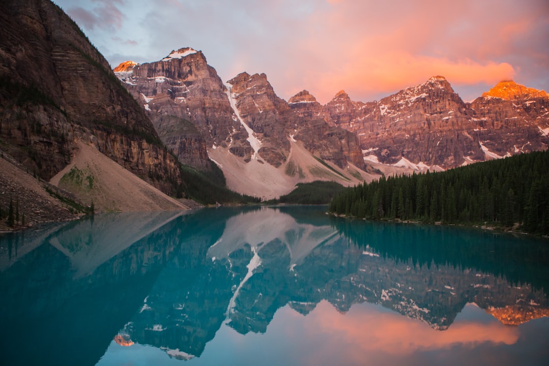 Canada - Nature's Grand Symphony (Image Credits: Unsplash)