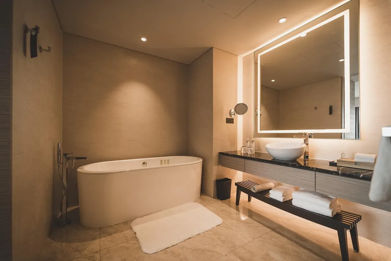 #8 - A Shower or Tub With No Non-Slip Mat (Image Credits: Pixabay)