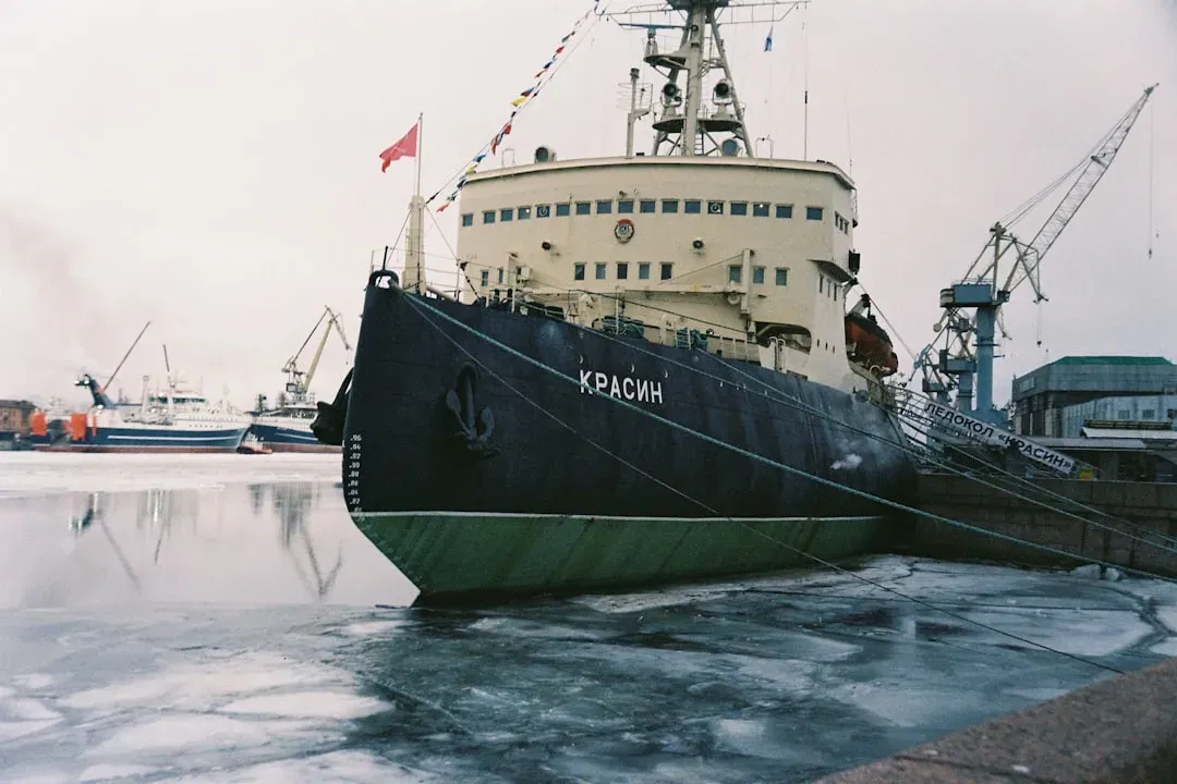 Why Expedition Ships Can Go Where Others Simply Cannot (Image Credits: Unsplash)