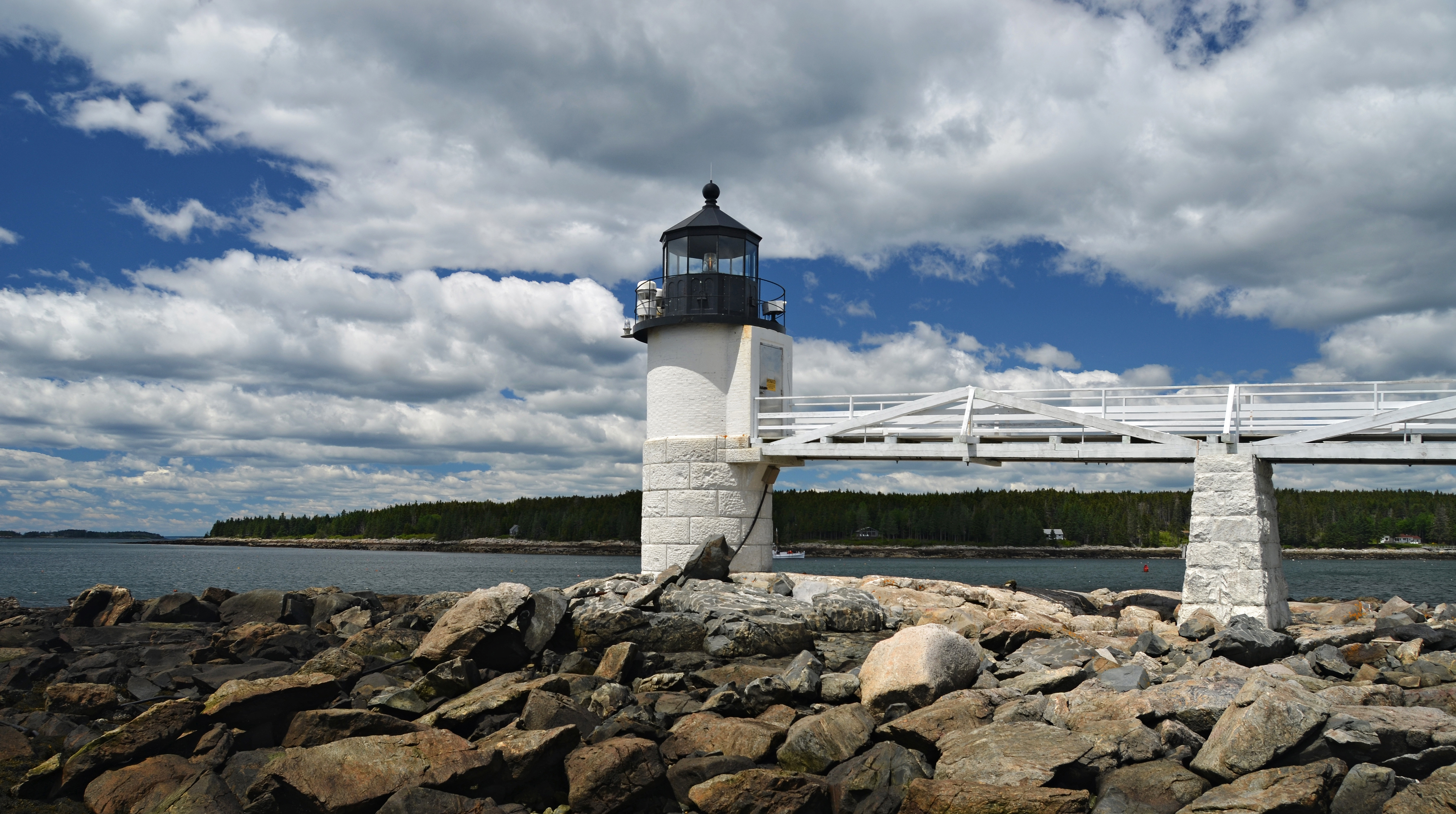 Port Clyde, Maine: Coastal Simplicity (Image Credits: Wikimedia)