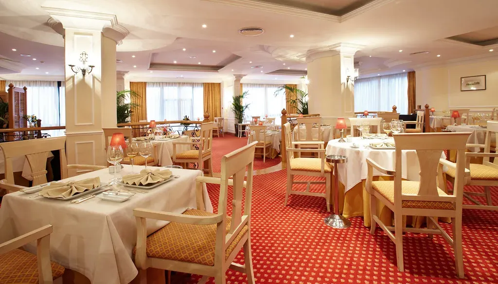 Don't Forget to Make Restaurant Reservations Immediately (Image Credits: Flickr)