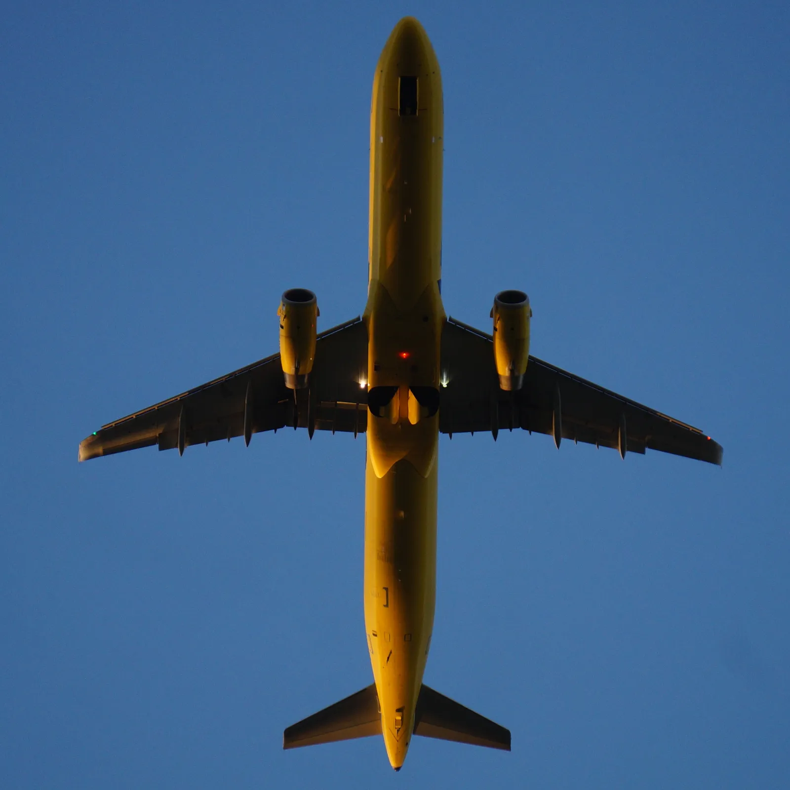 The Collapse: How Spirit Went From Restructuring to Total Shutdown (By CC0 airplane FLL airport, CC0)
