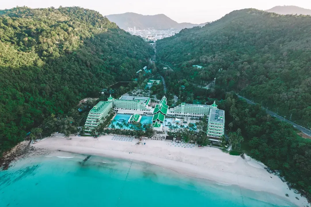 5. The Resort Basically Traps You Inside (Image Credits: Unsplash)
