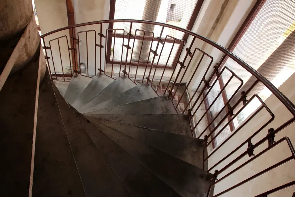 #12 - Stairs Without Sturdy Handrails on Both Sides (Image Credits: Rawpixel)