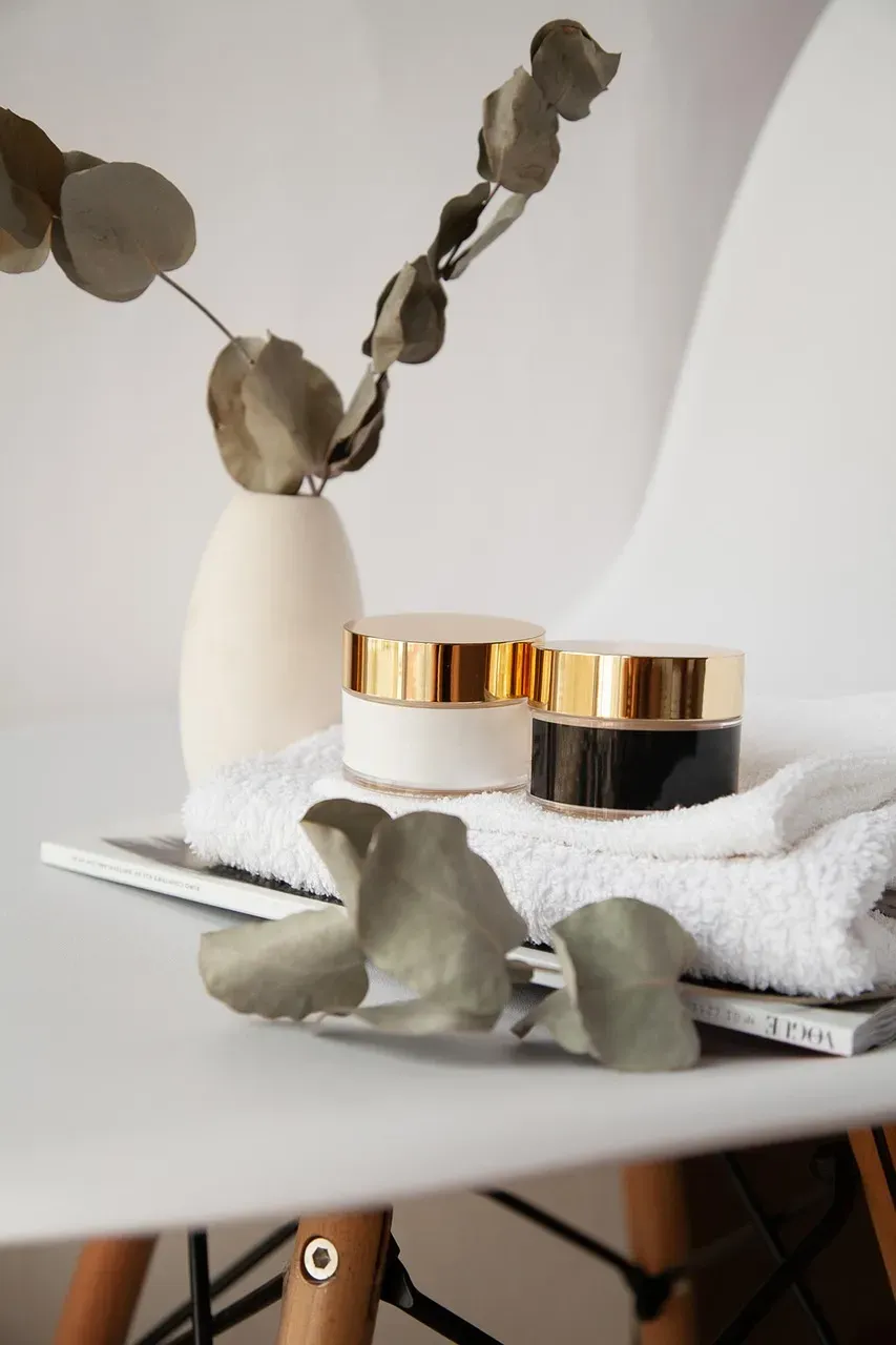 The Rise of Skinimalism: Your New Travel Philosophy (Image Credits: Pixabay)