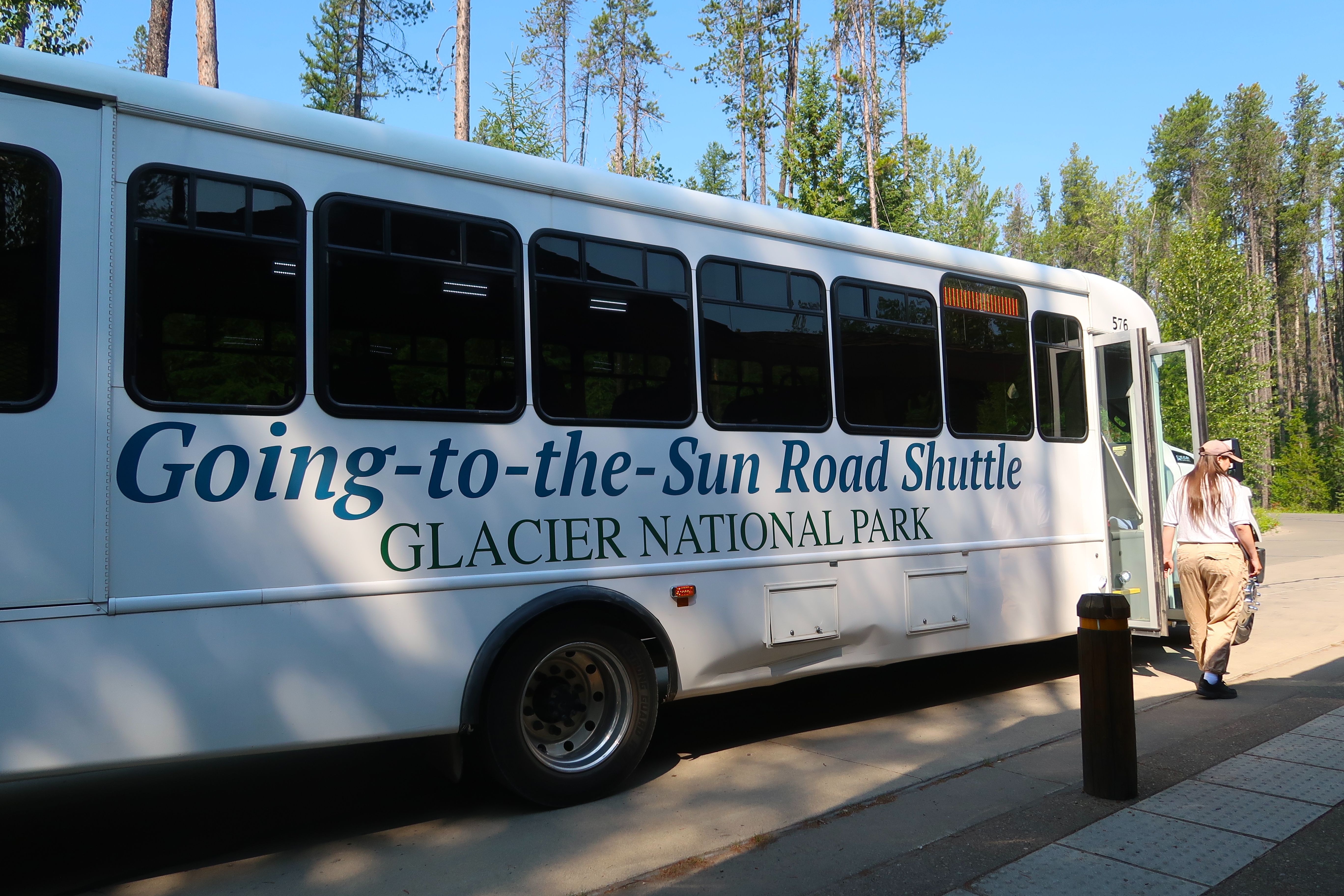 Glacier National Park: Conquering Going-to-the-Sun Road (Image Credits: Shutterstock)