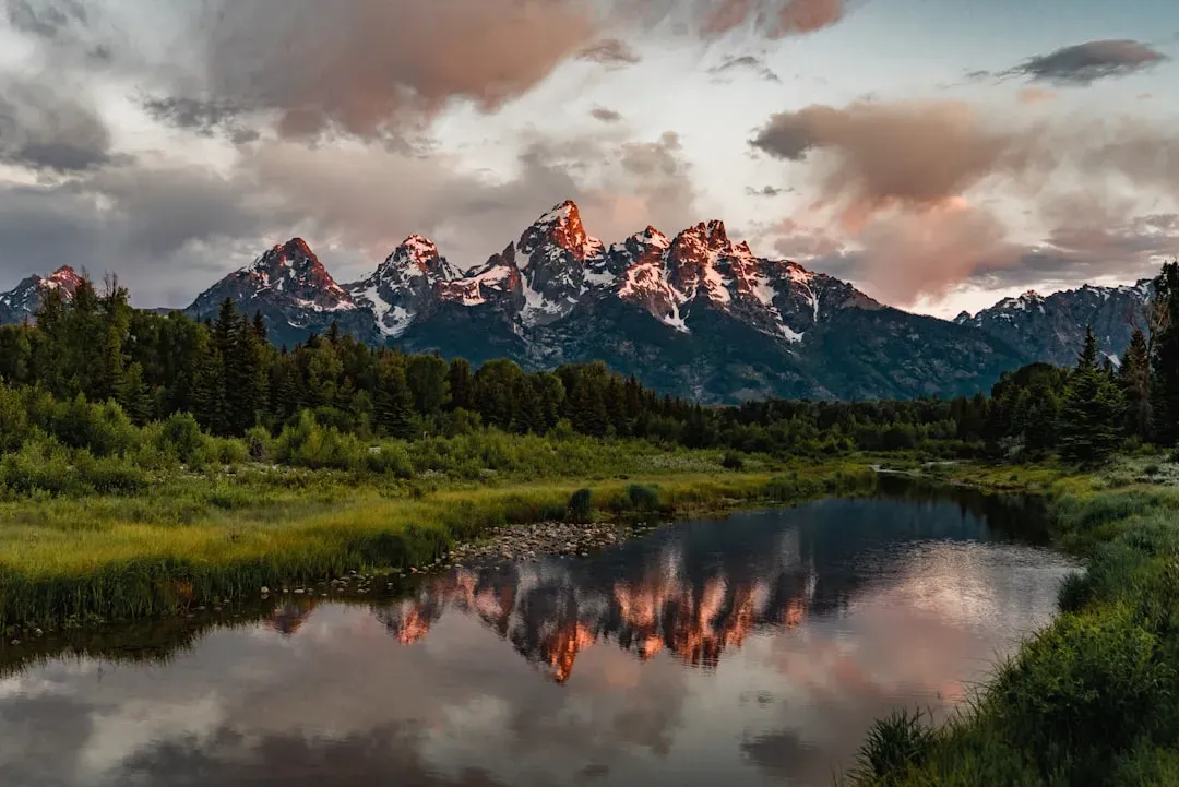 The Jackson Hole Effect: Wyoming as a Celebrity Sanctuary (unsplash)